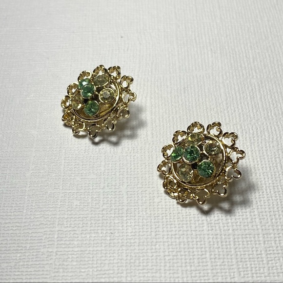 💥3 for $25💥 Vintage Gold Tone Floral Bloom Earrings